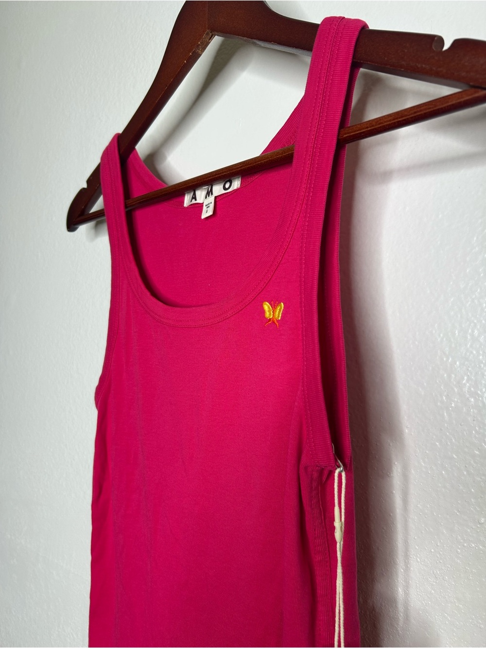 NWT AMO Pink Butterfly Embroidered Scoop Neck Tank Top Size Small